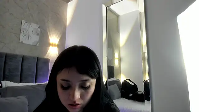 Lunaa bellaa online show from 16, 3, 2026