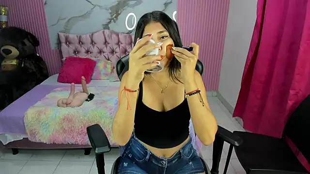 Mindy 19 online show from 30, 11, 2025