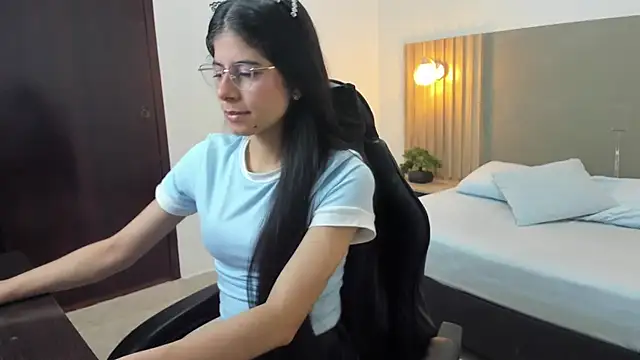 carlina 15 online show from 9, 9, 2025