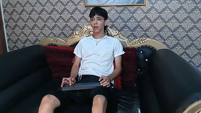 Snapshot of Sebas_cat chatting on 13, 9, 2025 Sebas cat online show from 13, 9, 2025