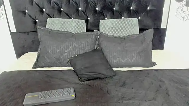 Snapshot of Sebas_cat chatting on 19, 10, 2025 Sebas cat online show from 19, 10, 2025