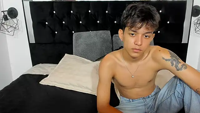 Snapshot of Sebas_cat chatting on 3, 11, 2025 Sebas cat online show from 3, 11, 2025