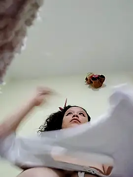 Snapshot of You-sexy-starr chatting on 14, 10, 2025 You-sexy-starr online show from 14, 10, 2025