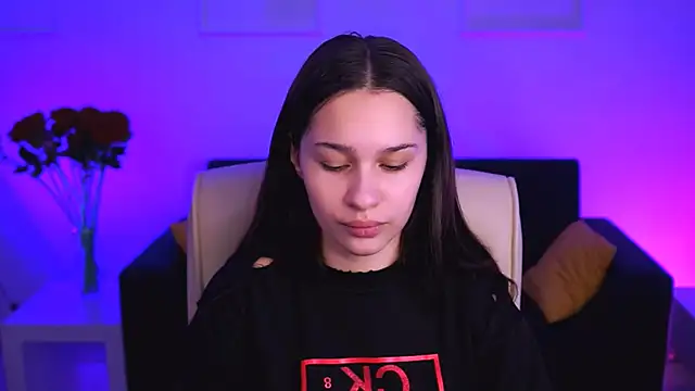 Snapshot of KimClarks_ chatting on 8, 9, 2025 KimClarks online show from 8, 9, 2025