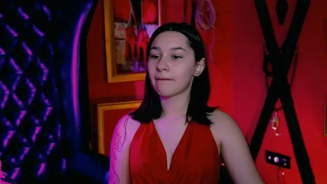 Snapshot of KimClarks_ chatting on 31, 10, 2025 KimClarks online show from 31, 10, 2025