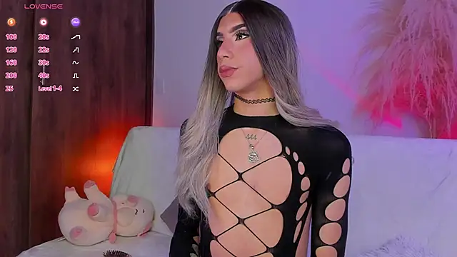 Snapshot of Samantha_Magic chatting on 16, 9, 2025 Samantha Magic online show from 16, 9, 2025