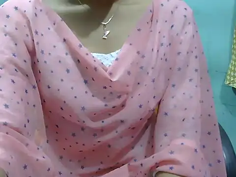 Snapshot of lovely_soniya chatting on 6, 10, 2025 lovely soniya online show from 6, 10, 2025