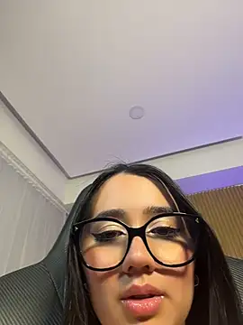 Michelle Zoe online show from 4, 6, 2026