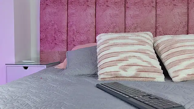 emmacurvy online show from 10, 1, 2026