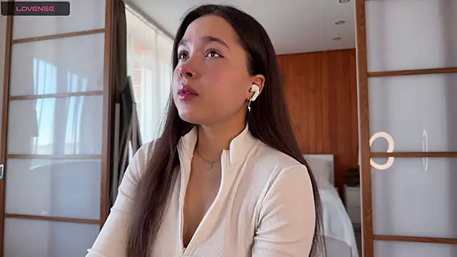 Snapshot of PlumyBun chatting on 4, 12, 2025 PlumyBun online show from 4, 12, 2025