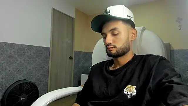 Snapshot of Ryan_Jackson_ chatting on 23, 9, 2025 Ryan Jackson online show from 23, 9, 2025