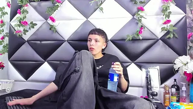 Snapshot of Megan_Thompson_ chatting on 4, 10, 2025 Megan Thompson  online show from 4, 10, 2025