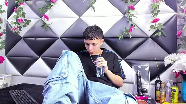 Snapshot of Megan_Thompson_ chatting on 9, 10, 2025 Megan Thompson  online show from 9, 10, 2025