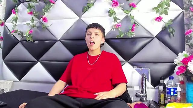 Megan Thompson  online show from 28, 11, 2025