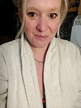 Bouncy-Bella28X online show from 30, 10, 2025