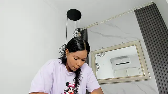 keyla mejia online show from 5, 4, 2026