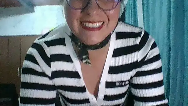 scarlett widow  online show from 23, 9, 2025