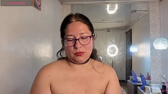 scarlett widow  online show from 2, 6, 2026