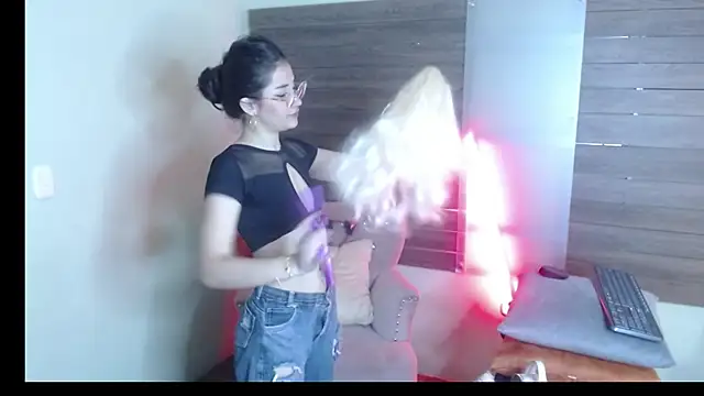 Karol Yessenia online show from 22, 9, 2025