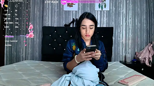 Snapshot of Alicee_Moonn chatting on 12, 10, 2025 Alicee Moonn online show from 12, 10, 2025