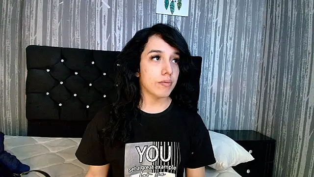 Snapshot of Alicee_Moonn chatting on 17, 12, 2025 Alicee Moonn online show from 17, 12, 2025