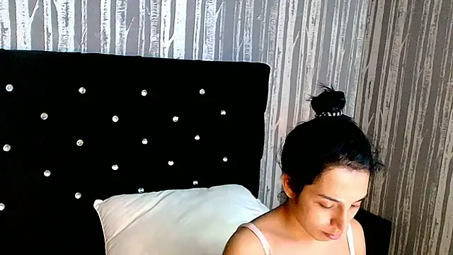 Snapshot of Alicee_Moonn chatting on 27, 2, 2026 Alicee Moonn online show from 27, 2, 2026