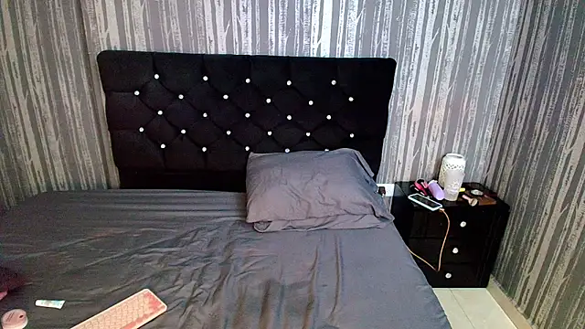 Snapshot of Alicee_Moonn chatting on 2, 3, 2026 Alicee Moonn online show from 2, 3, 2026