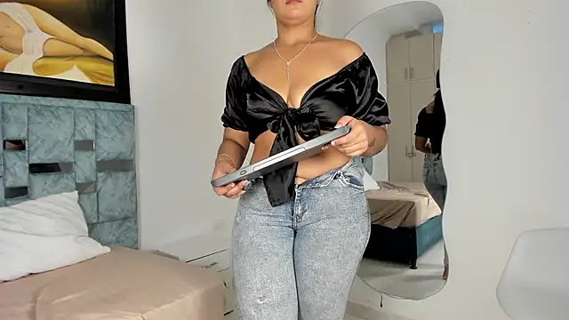 Snapshot of tamara_lovv chatting on 5, 11, 2025 tamara lovv online show from 5, 11, 2025