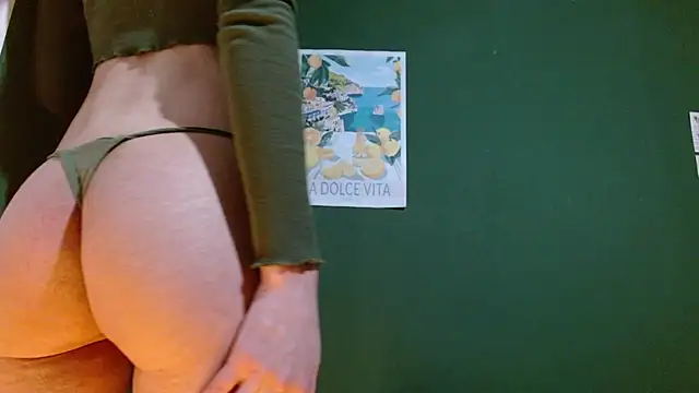 Roxiehood online show from 10, 3, 2026