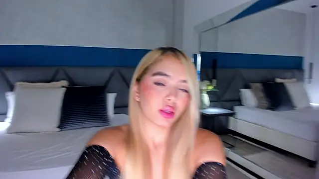 Mia Roswell online show from 23, 11, 2025