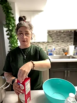 Alix Valentine online show from 5, 12, 2025