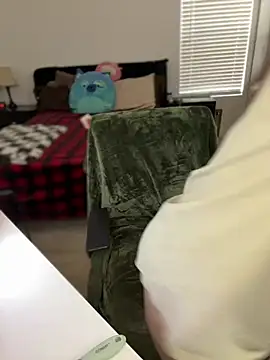 Snapshot of Alix_Valentine chatting on 8, 2, 2026 Alix Valentine online show from 8, 2, 2026