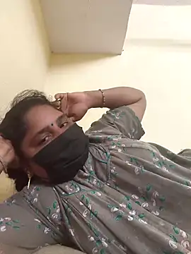 Snapshot of Villageanuty chatting on 8, 9, 2025 Villageanuty online show from 8, 9, 2025