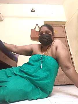 Snapshot of Villageanuty chatting on 13, 10, 2025 Villageanuty online show from 13, 10, 2025