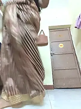 Snapshot of Villageanuty chatting on 6, 11, 2025 Villageanuty online show from 6, 11, 2025