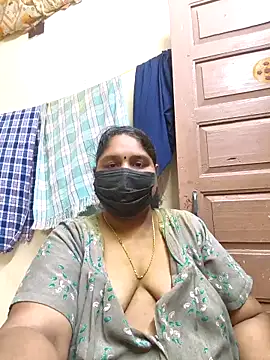 Snapshot of Villageanuty chatting on 10, 11, 2025 Villageanuty online show from 10, 11, 2025