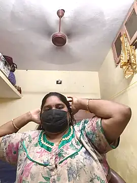 Snapshot of Villageanuty chatting on 25, 11, 2025 Villageanuty online show from 25, 11, 2025