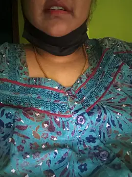 Villageanuty online show from 4, 2, 2026