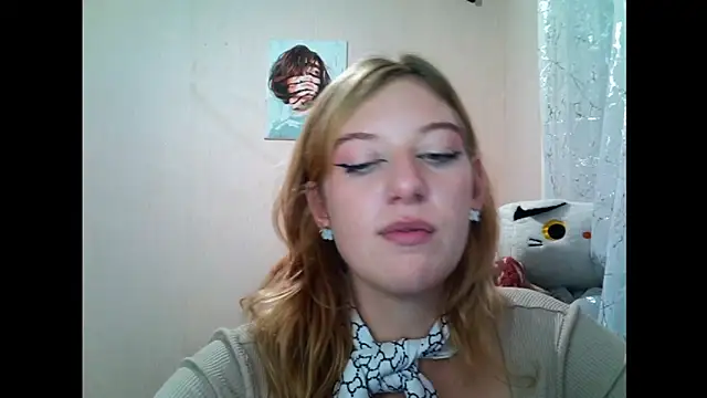 Lily Ember online show from 17, 9, 2025