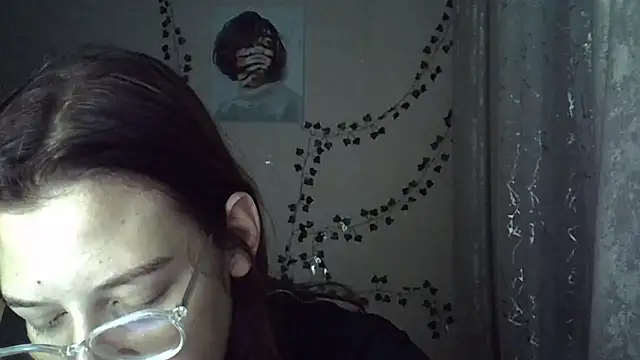 Lily Ember online show from 21, 10, 2025