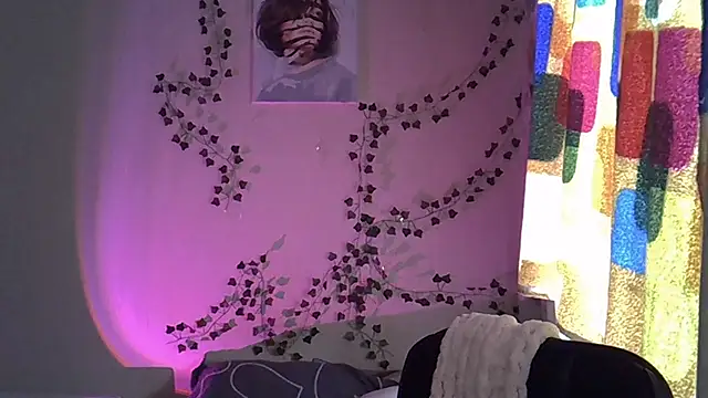 Lily Ember online show from 23, 10, 2025