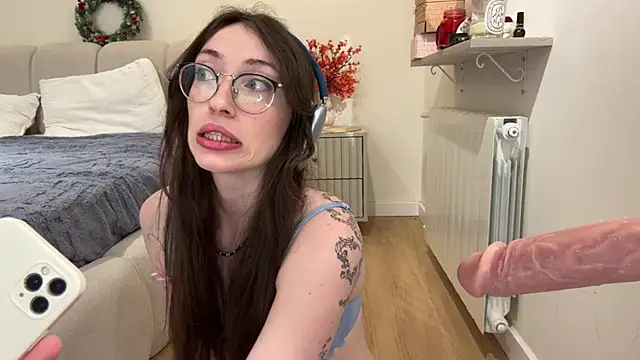 Kelly Berry   online show from 11, 4, 2026