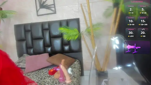 Snapshot of karlarusso chatting on 12, 9, 2025 karlarusso online show from 12, 9, 2025