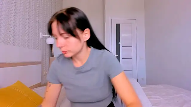 Snapshot of Elle_Pearl_ chatting on 11, 9, 2025 Elle Pearl online show from 11, 9, 2025