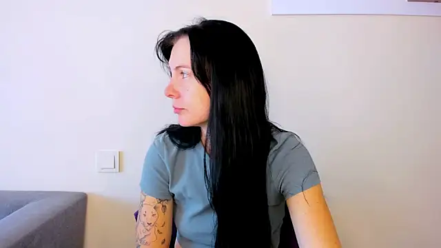Snapshot of Elle_Pearl_ chatting on 15, 10, 2025 Elle Pearl online show from 15, 10, 2025