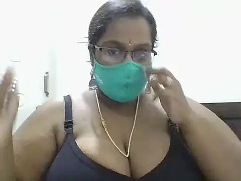 Snapshot of Reena-gowda chatting on 25, 10, 2025 Reena-gowda online show from 25, 10, 2025
