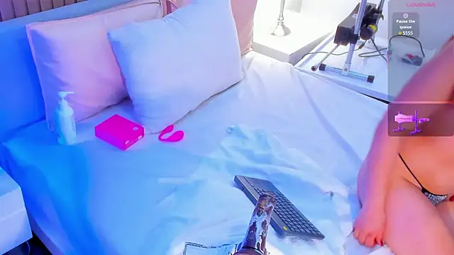 Snapshot of Amara_melodi chatting on 25, 10, 2025 Amara melodi online show from 25, 10, 2025