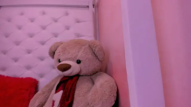 eimy skinny  online show from 16, 4, 2026