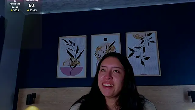 Snapshot of SarahMiler_ chatting on 25, 10, 2025 SarahMiler online show from 25, 10, 2025