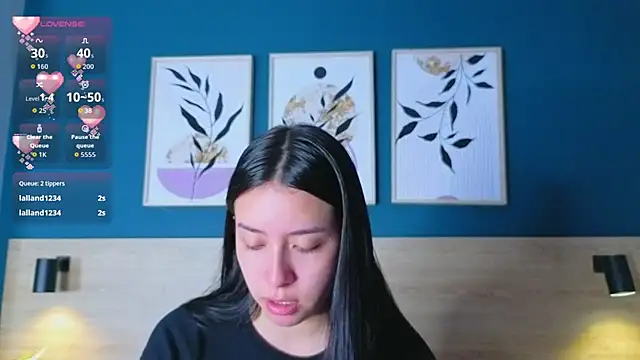 Snapshot of SarahMiler_ chatting on 10, 11, 2025 SarahMiler online show from 10, 11, 2025